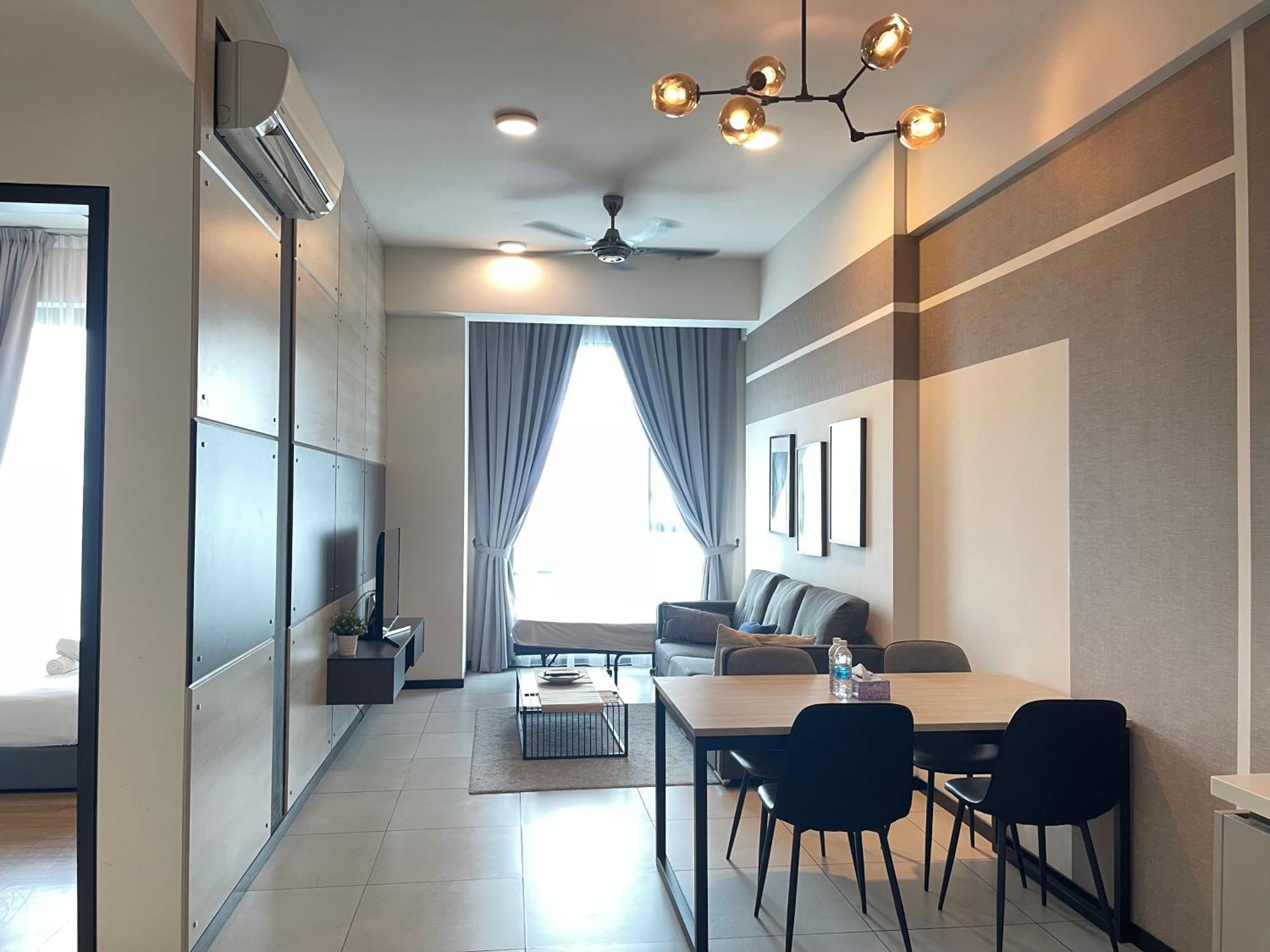 Opus 118 Tower View Homestay *