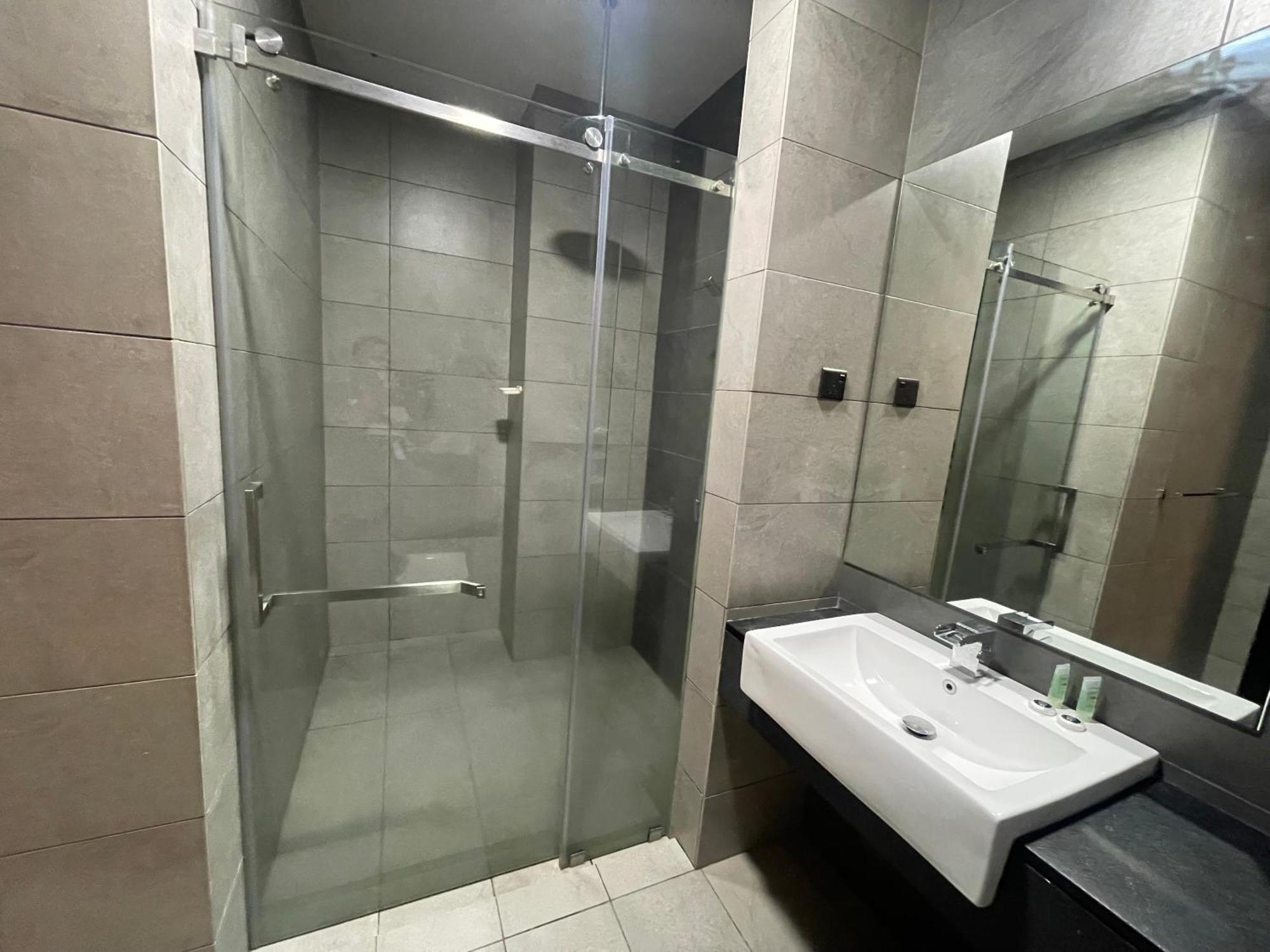 Opus 118 Tower View *