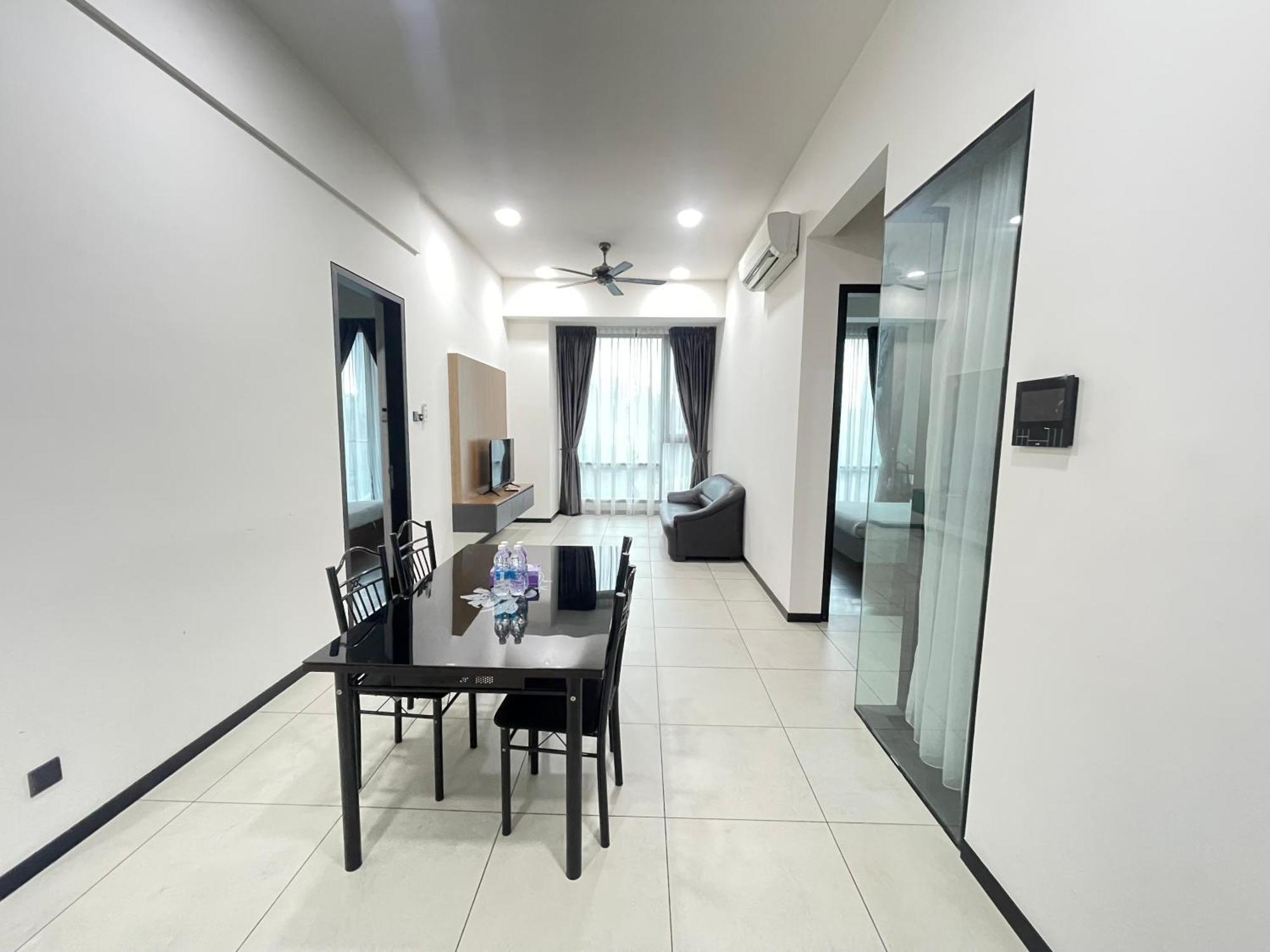 Opus 118 Tower View Homestay